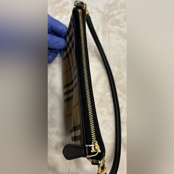 Burberry Leather-trimmed checked canvas shoulder bag - Picture 6 of 6